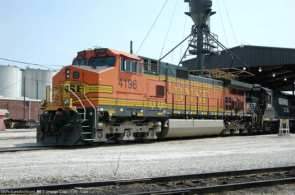 BNSF C44-9W 4196